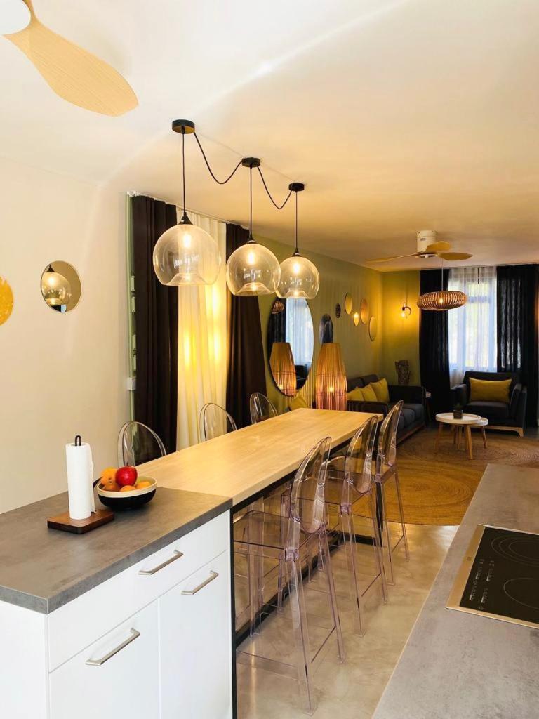 Sweet Beach Apt-Pool, Terrace, Ground Floor, Few Steps From Beach! Flic en Flac Bagian luar foto